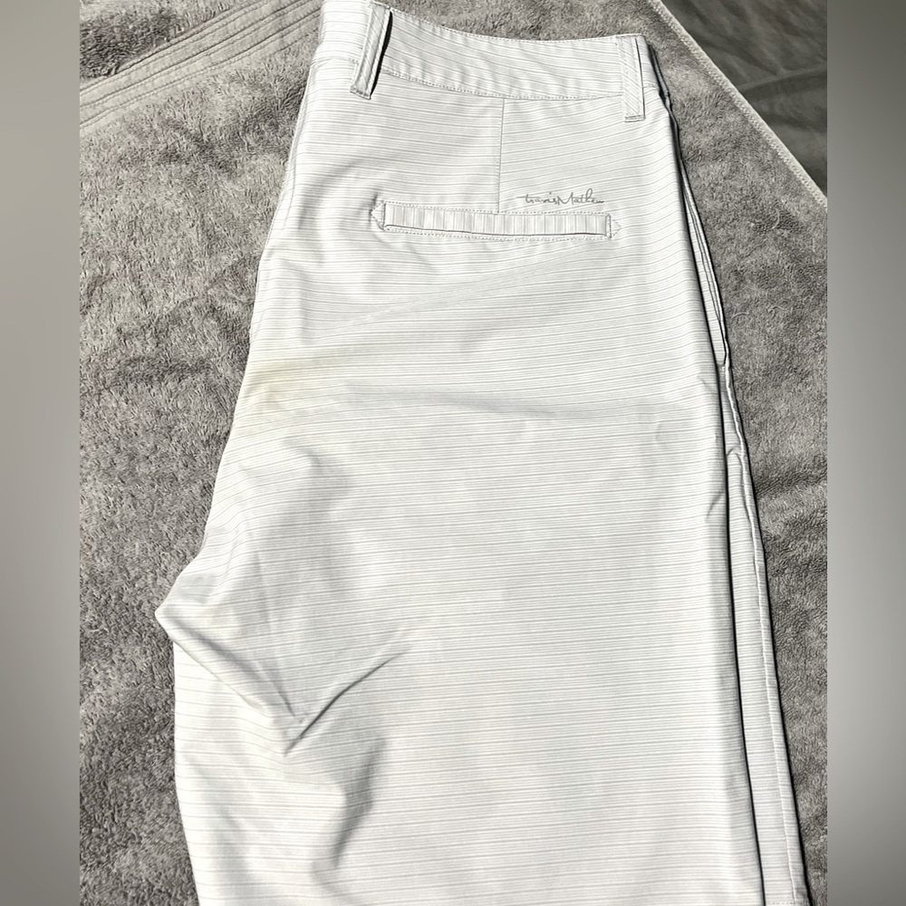 Travis Mathew Mens Golf Shorts 36 inch Waist. Like new